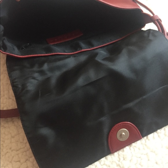 Kenneth Cole Reaction Purse - Picture 8 of 9